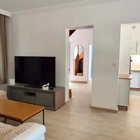 Superb House With Pool In Saint-raphael