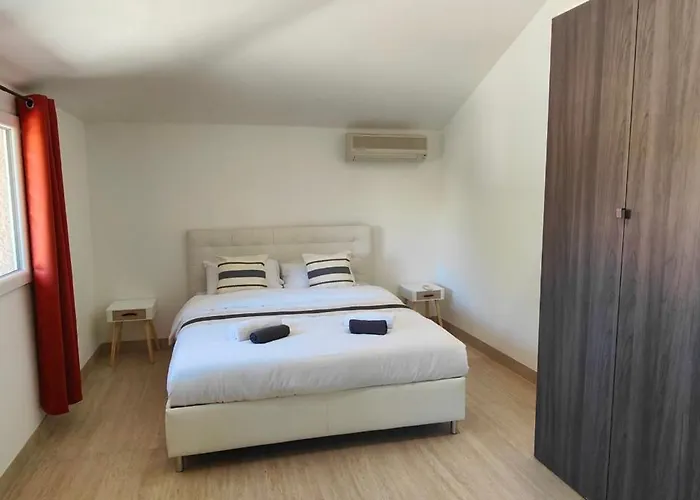 펜션 Superb House With Pool In Saint-raphael Saint-Raphaël