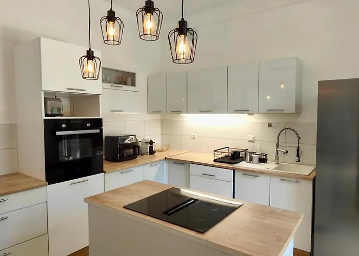 펜션 Superb House With Pool In Saint-raphael